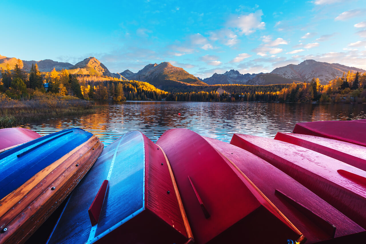 picturesque-autumn-view-of-lake-strbske-pleso-in-D37MTYR